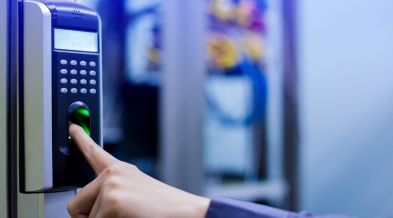 U.S. Biometric Rules 2025: MyWorld Immigration Consultants Reveal What Every Canadian Traveler Must Know